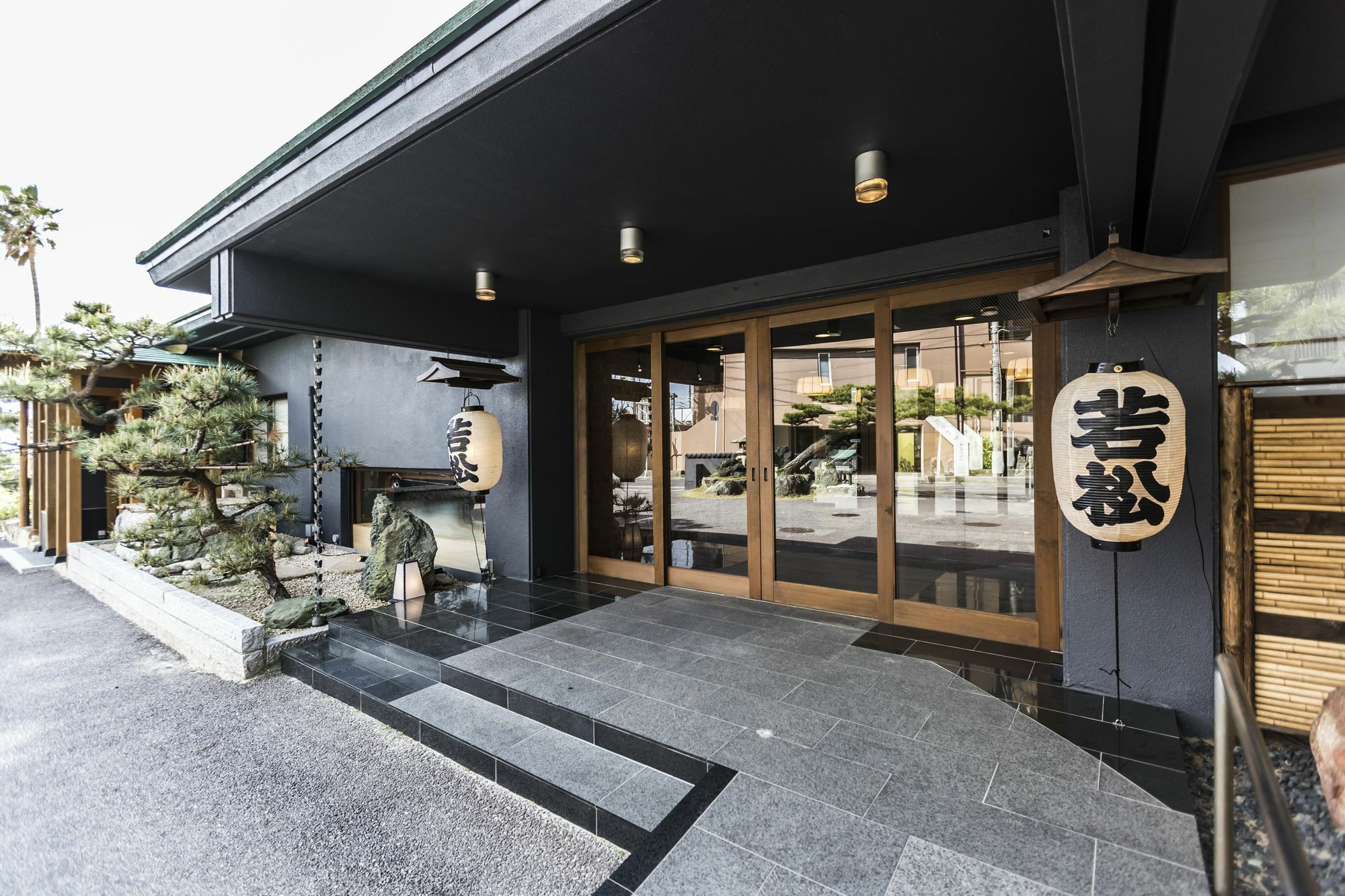 מינאמיצ'יטה Wakamatsu Chita Hot Spring Resort מראה חיצוני תמונה